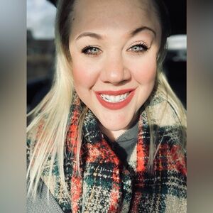 Meet your Posher, Lindsey